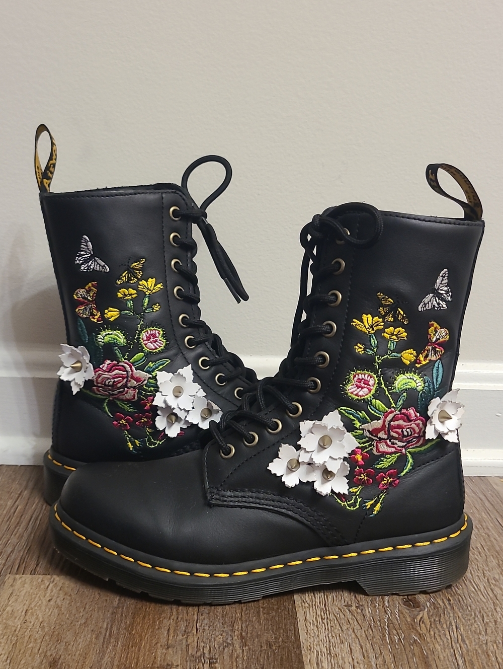 Dr Martens 1490 Bloom Floral Stud Boots